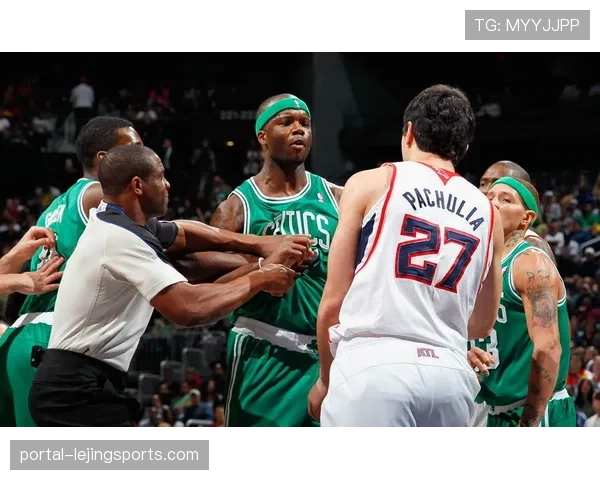 凯尔特人三分雨战术瓦解灰熊防守 霍福德末节12分成逆转关键