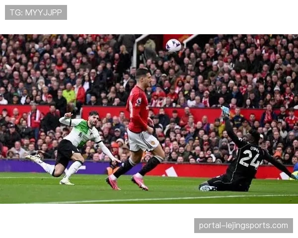 曼联中场控制力评估:索博8号位覆盖范围与防守厚度变化 曼联中场控制力评估:索博8号位覆盖范围与防守厚度变化